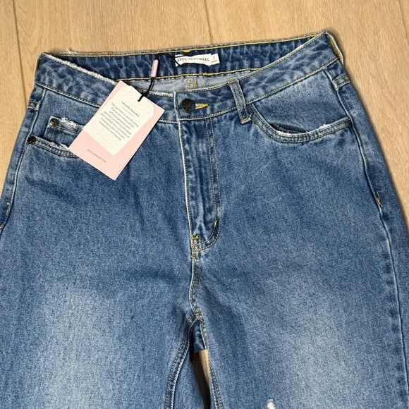 Avec Les Filles Jeans bootcut distressed NWT Ripped hem & knees Split Hem Sz 27